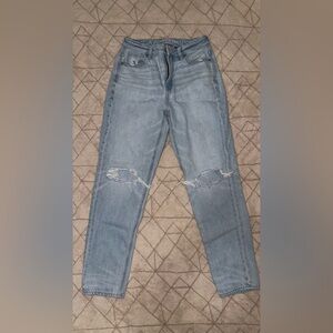 American Eagle Outfitters ripped mom jeans size 0 short